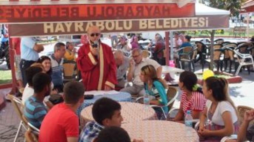 Ay&ccedil;i&ccedil;eği Festivalinde 16 &Ccedil;ifte Resmi Nikah Kıyıldı