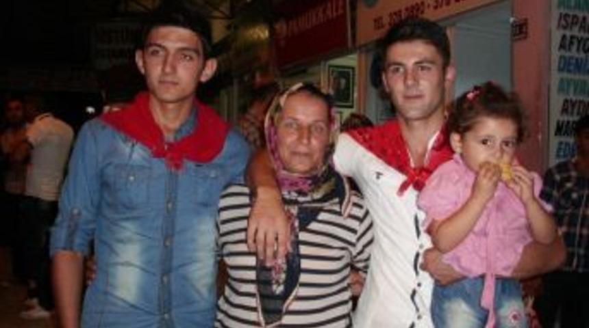 Kınalı kuzular askere uğurlandı