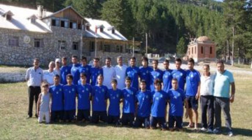 Bozdoğan Belediyespor G&ouml;k&ccedil;ukur Yaylası'nda Yeni Sezona Hazırlanıyor