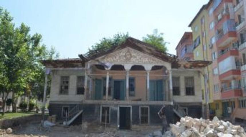 Denizli&rsquo;de Tarihi S&uuml;r&uuml;c&uuml; Evi Restore Ediliyor