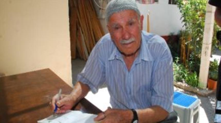 90 Yaşındaki Şairin Kıskandıran İlhamı