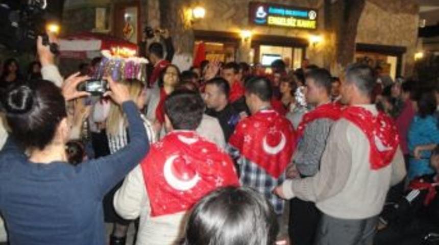 Torbalı'da Asker Konvoylarında Korna &Ccedil;alınması Rahatsızlık Yarattı