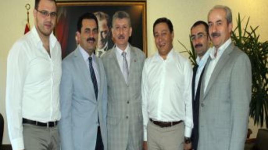 Vali Savur: İşadamları D&uuml;nyayı Iyi Okumalı