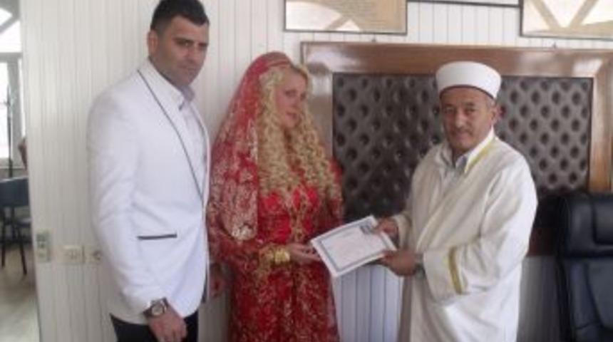 Rus Gelin M&uuml;sl&uuml;man Oldu