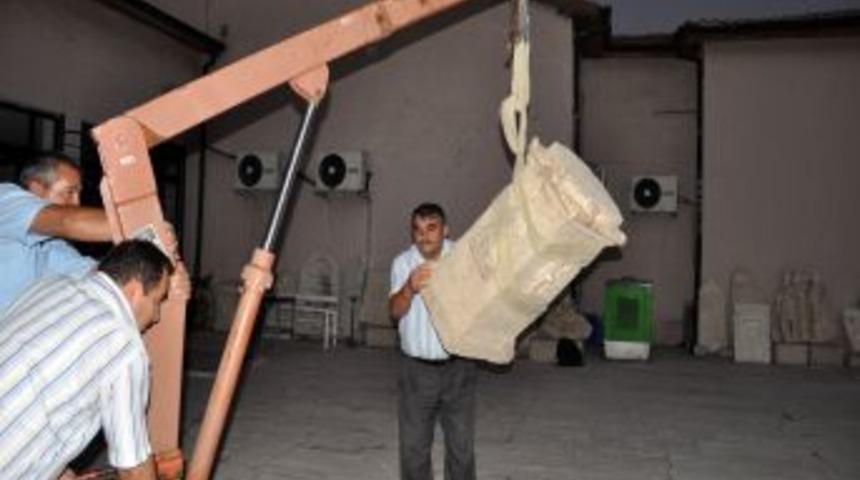 Afyonkarahisar'da Bir Evde 2 Bin Yıllık Heykel Ele Ge&ccedil;irildi