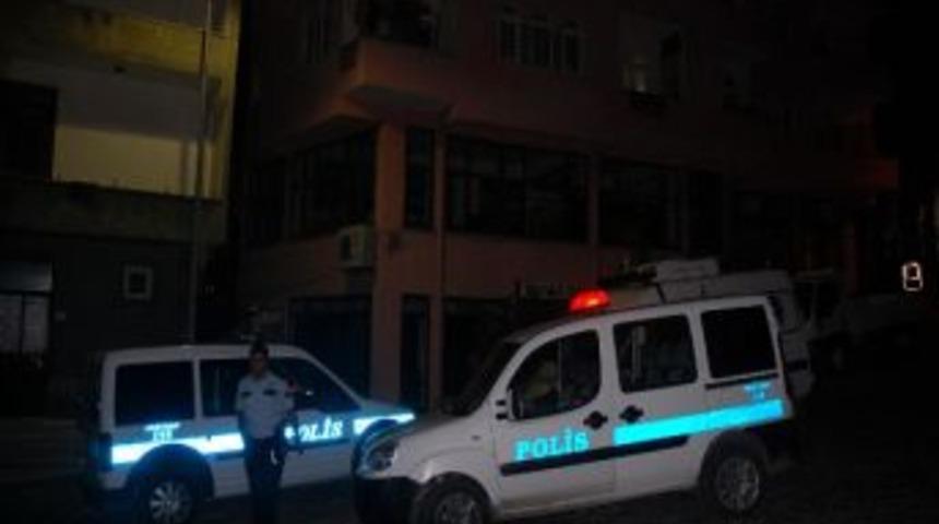 16 Yaşındaki Kız Hemşire Olan Annesini &Ouml;ld&uuml;rd&uuml;