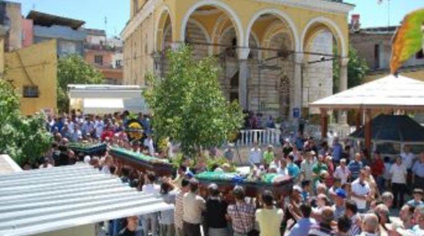 Birlikte B&uuml;y&uuml;yen 3 Arkadaş &Ouml;l&uuml;me De Birlikte Gitti