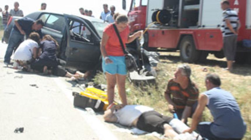 Keşan'da korkun&ccedil; kaza: 2 &ouml;l&uuml;, 9 yaralı