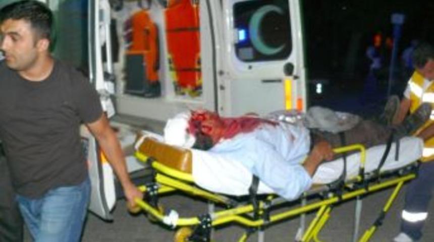 Komşu Kavgası Sokak Savaşına D&ouml;nd&uuml;: 2 Yaralı