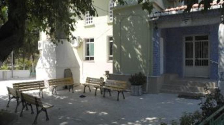 Uzunk&ouml;pr&uuml; Belediyesi Camilere Bank Hediye Etti