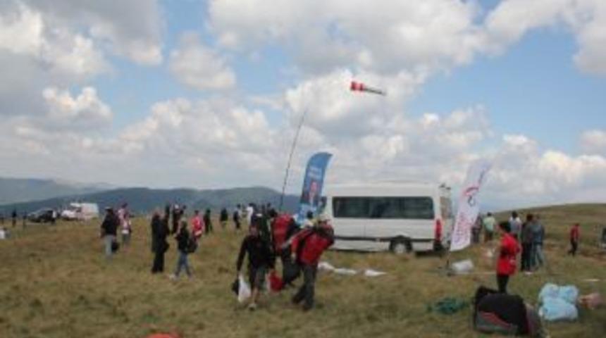 Yama&ccedil; Paraş&uuml;t&uuml; Şampiyonasına Hava Engeli