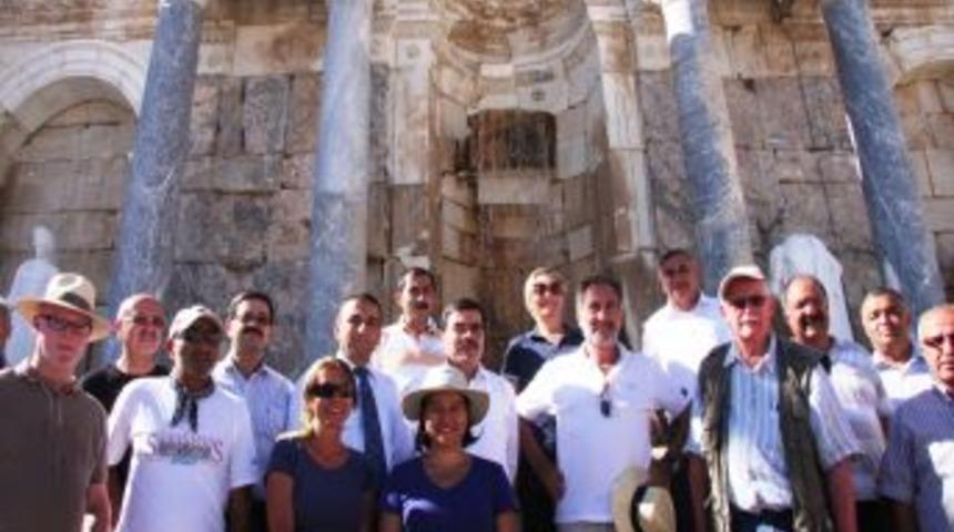 Bakan G&uuml;nay Sagalassos&rsquo;u Gezdi