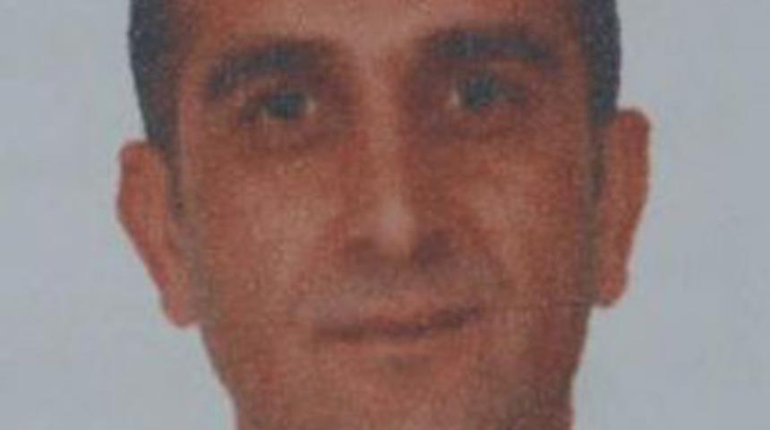 Polis, sevgilisinin g&ouml;z&uuml; &ouml;n&uuml;nde kendini vurdu