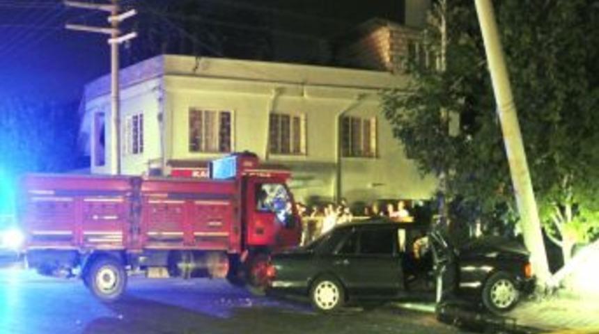 Gece Mahalle Arasında Meydana Gelen Kaza Ucuz Atlatıldı