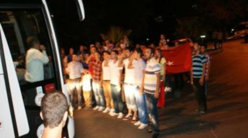 Ereğli&rsquo;de Asker Adaylarına &Ccedil;oşkulu Uğurlama