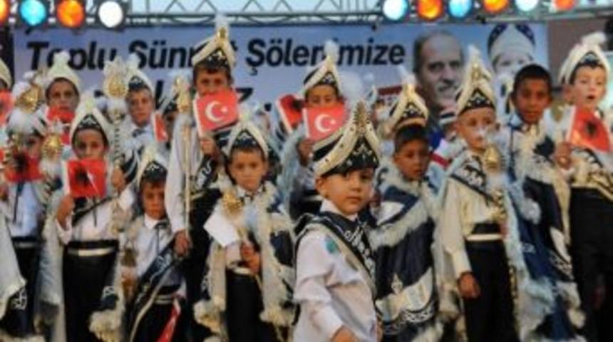 &Uuml;sk&uuml;p'te 250 &Ccedil;ocuğun Y&uuml;z&uuml;n&uuml; G&uuml;ld&uuml;ren Ş&ouml;len