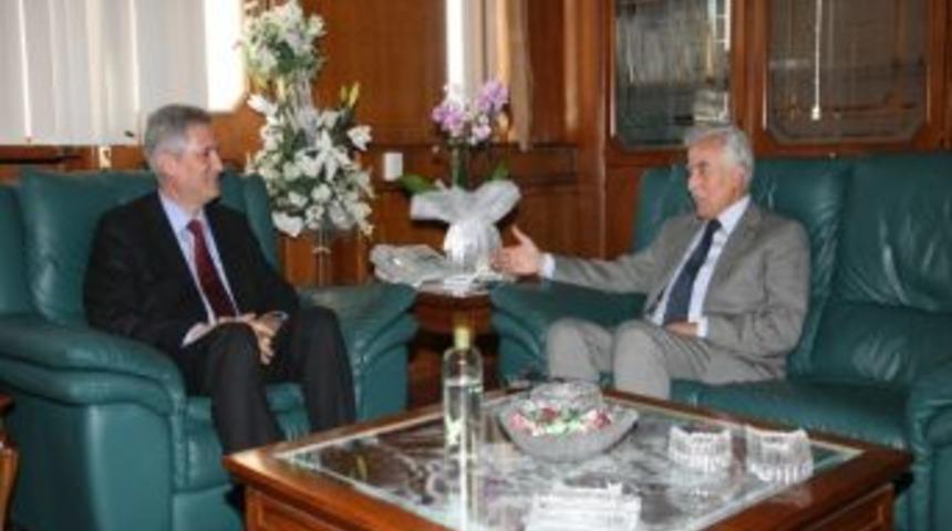 Aldırmaz&rsquo;dan Rekt&ouml;r Kibar&rsquo;a Ziyaret