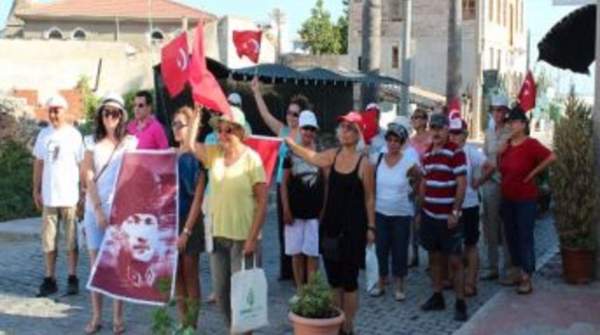 B&uuml;y&uuml;k Taarruzu Yıldıztepe Şehitliğinde Andılar