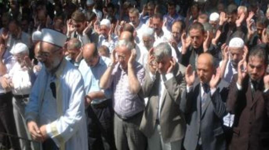 Sp'den Şehitler İ&ccedil;in Gıyabi Cenaze Namazı