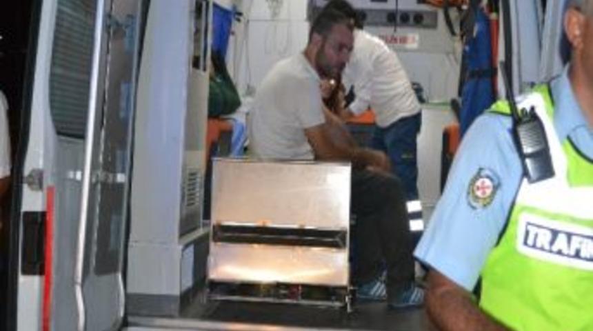 Otomobil Kontrolden &Ccedil;ıktı; 2&rsquo;si &Ccedil;ocuk 4 Kişi Yaralandı