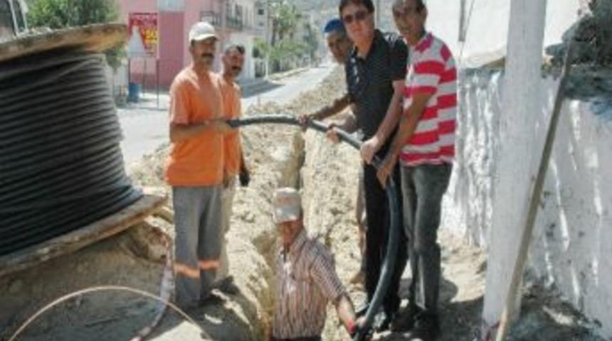 Bıyıklı Beldesinde Elektrik Hatları Yeraltına Alınıyor