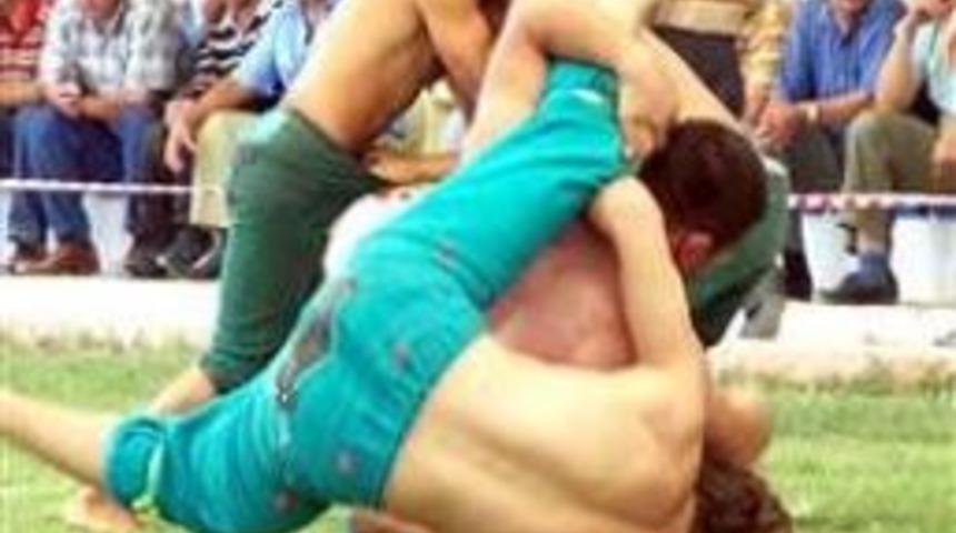 Adıyaman&rsquo;lı G&uuml;reş&ccedil;iler Derece İle D&ouml;nd&uuml;