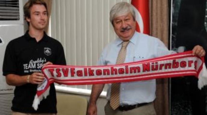 N&uuml;rnbergli Futbolculardan Başkan Akaydın&rsquo;a Ziyaret