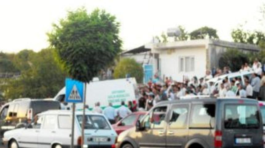 Elektrik &Ccedil;arpması Sonucu Direkten D&uuml;şen Şahıs &Ouml;ld&uuml;