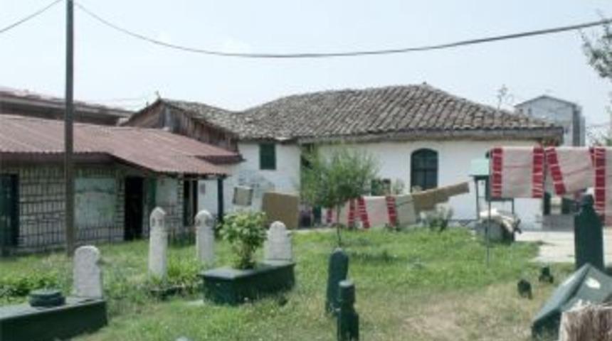 &Uuml;sk&uuml;p'teki Iki Tarihi Eseri Bursa B&uuml;y&uuml;kşehir Belediyesi Restore Ettirecek