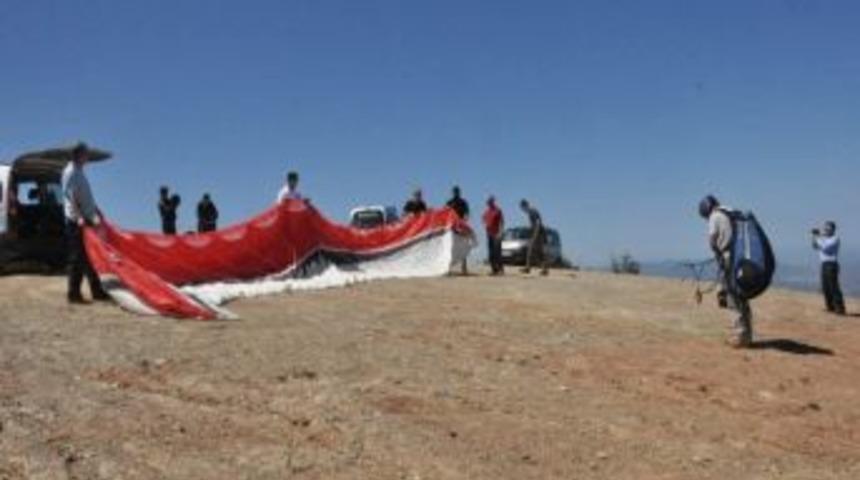 İshavk &Uuml;yeleri Kartape'de Yama&ccedil; Paraş&uuml;t&uuml; Yaptı