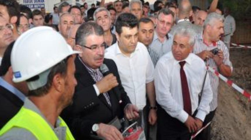Bakan Şahin: Bu &Uuml;lkede Taş &Uuml;st&uuml;ne Taş Koyan Herkese Selam Olsun