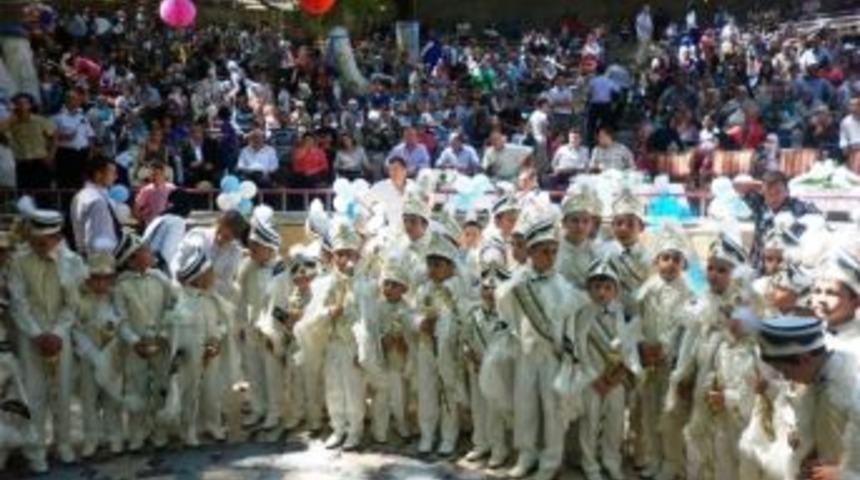 Kemalpaşa'da Toplu S&uuml;nnet Ş&ouml;leni