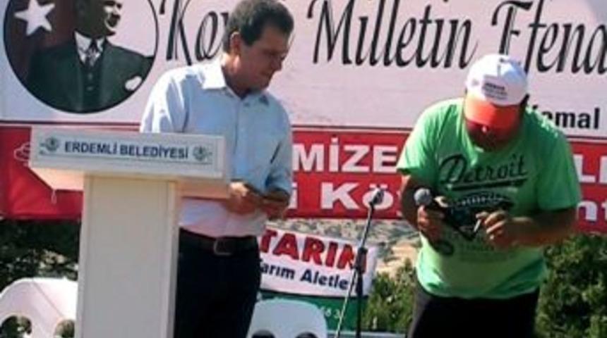 Chp'li Vekil Konuşurken Mikrofonun Pili Bitti