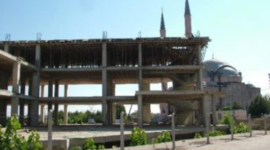 Hamidiye Kur'an Kursu Ve &Ouml;ğrenci Yurdunun İnşaatı Hızla Y&uuml;kseliyor