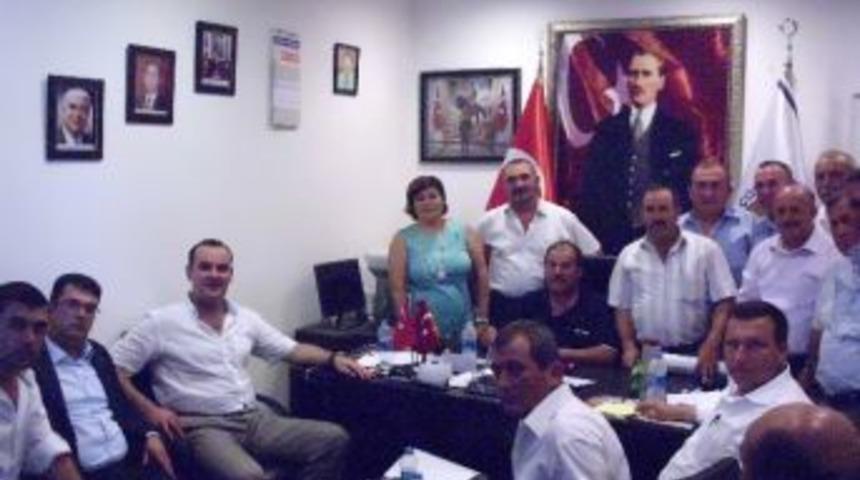 Milletvekili K&ouml;pr&uuml;l&uuml;`den Muhtarlar Derneği`ne Ziyaret