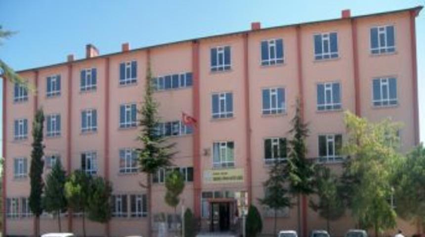 Dursunbey Anadolu İmam Hatip Lisesi Akıllı Tahtalarına Kavuştu