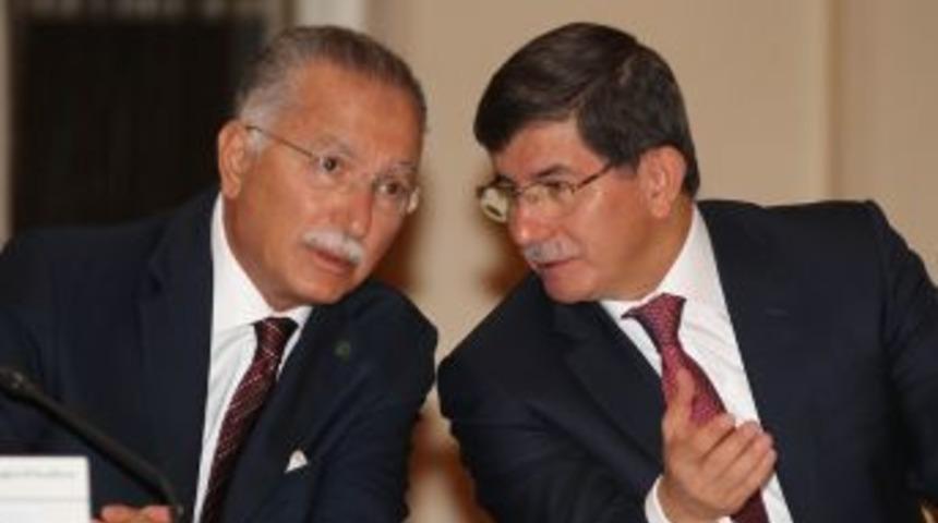 Davutoğlu'ndan İİT İnsan Hakları Komisyonu'na Raport&ouml;r Ve M&uuml;eyyide Tavsiyesi