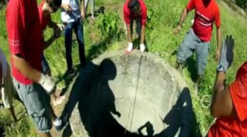 Akut Bu Kez Yaban Domuzunu Kurtardı