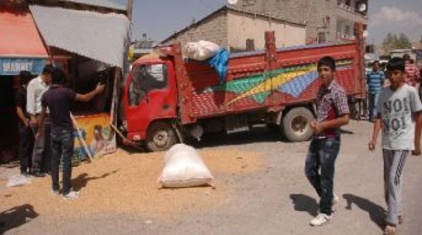 Van'da Korkutan Trafik Kazası