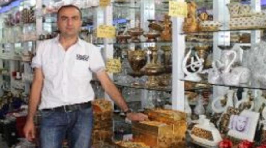 Deprem Mağduru Z&uuml;ccaciye Esnafı