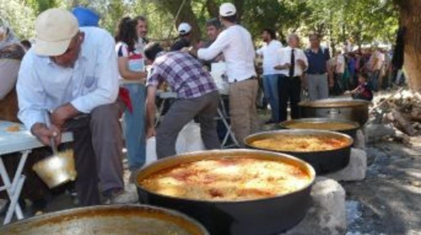 Eski&ouml;merler K&ouml;y&uuml;nde 4. Pilav Şenliği D&uuml;zenlendi