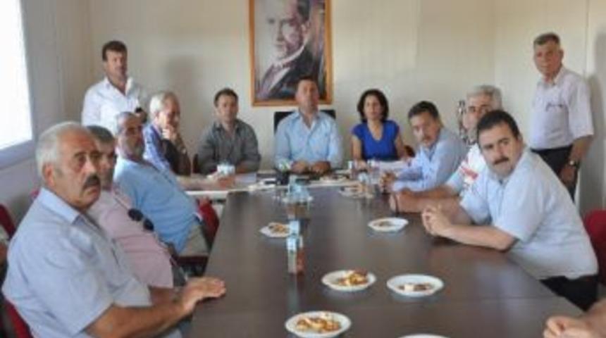 Kartepeli Muhtarlar Yeni Yerlerinde Toplantı Yaptı