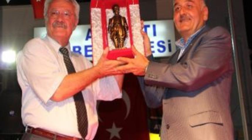 Atlantı Şenliğinde Şehidin Ailesine B&uuml;y&uuml;k Gurur