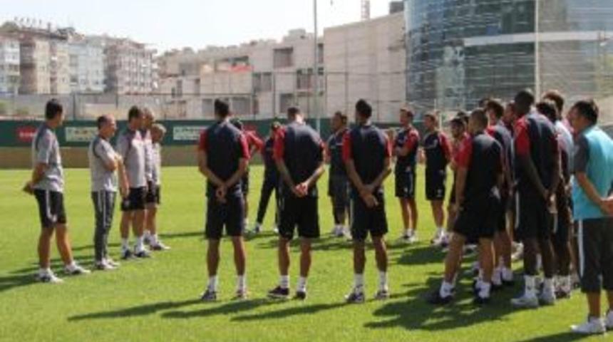 Karab&uuml;kspor, Beşiktaş Ma&ccedil;ı Hazırlıklarına Başladı