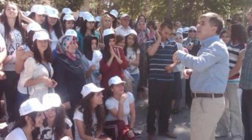 Kırıkkaleli Gen&ccedil; Seyyahlar Kayseri Ve Samsuna Uğurlandı