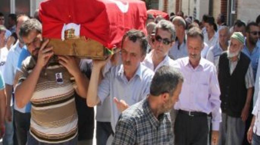 Kazada &Ouml;len Polis İle Kızı Toprağa Verildi