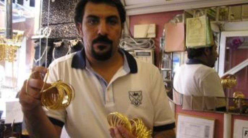 Altın Vatandaşın Y&uuml;z&uuml;n&uuml; G&uuml;ld&uuml;rd&uuml;