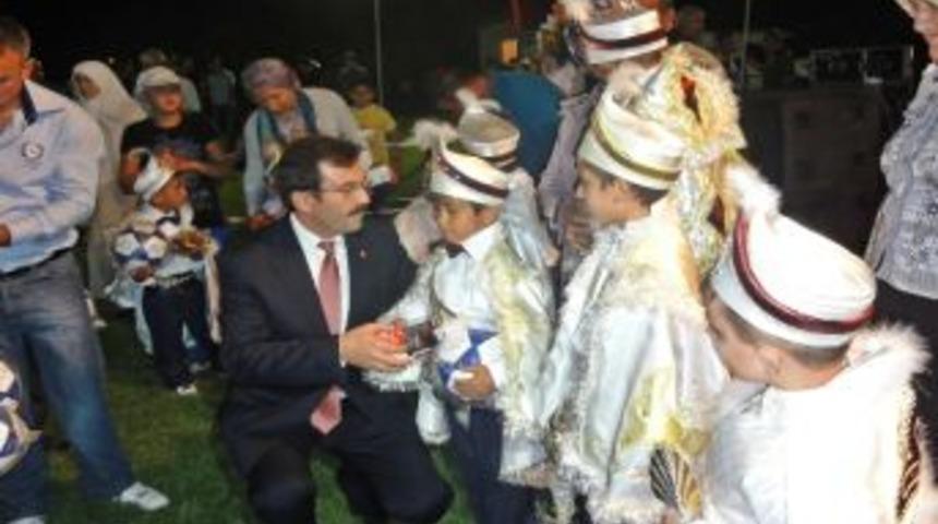 Demirşeyh'de Toplu S&uuml;nnet Ş&ouml;leni