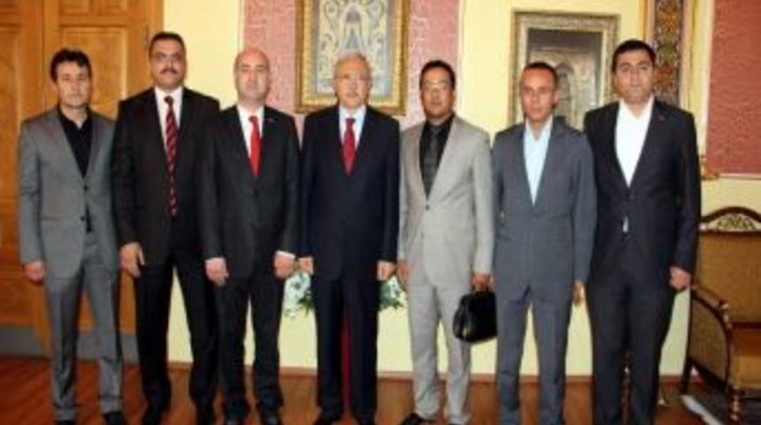 Sivaslı İş Adamları Vali Kemelek'i Ziyaret Etti