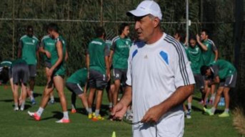 Belediyespor G&ouml;lc&uuml;k'te G&uuml;&ccedil; Depoluyor